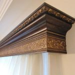 Framed wood cornice for wall fixing