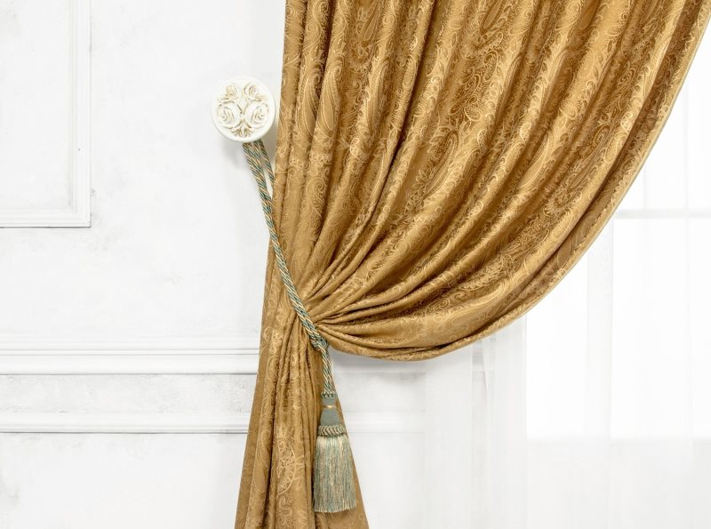 The decor of the silk curtain simple pickup