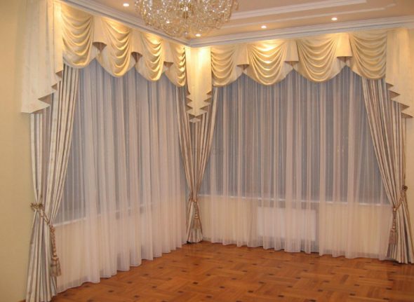 Classic combination of multi-layer curtains