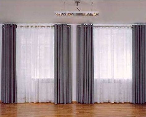 Sliding curtains on the grommet