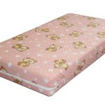 Pink baby mattress na may zipper cover