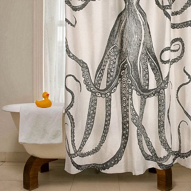 Obraz ośmiornicy na zasłonie z tkaniny w łazience