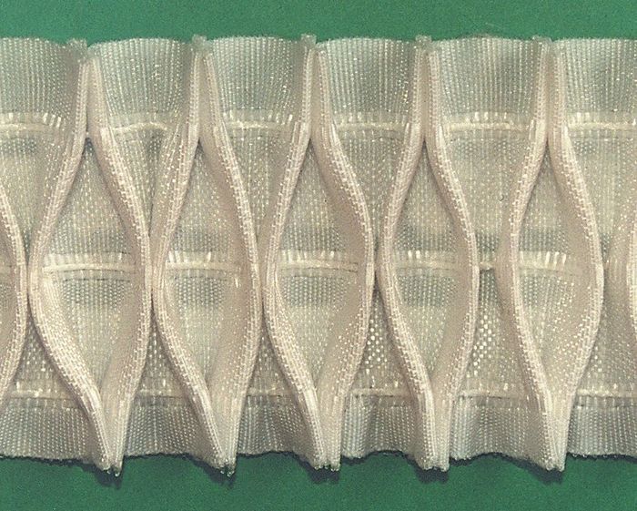 Záclonová páska s originálními sestavami