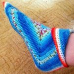 Knitted socks from squares
