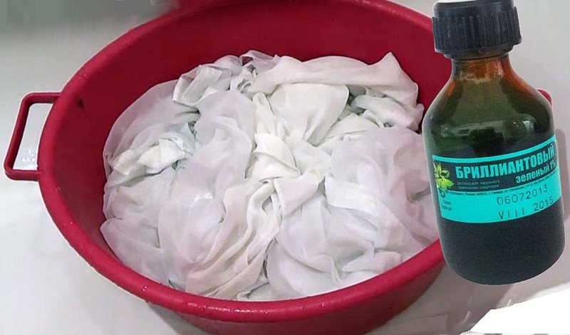 Het gebruik van groene verf voor het bleken van tule