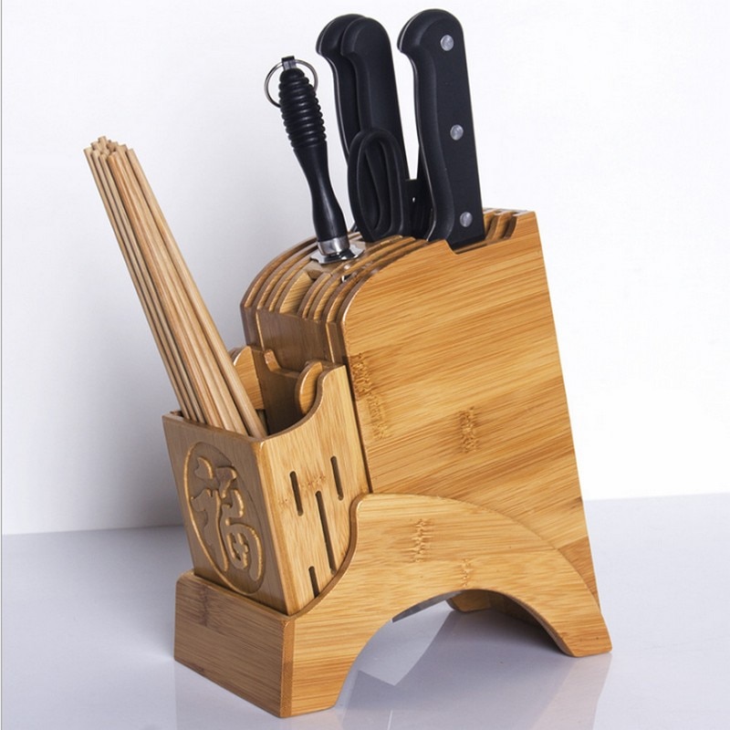 stojak na noże wykonane z drewna