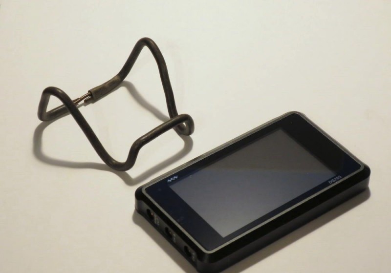 wire phone stand