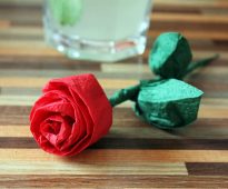 ruže iz salvete do-it-yourself dizajn