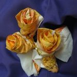 Ruže iz papirnatih salveta foto opcije
