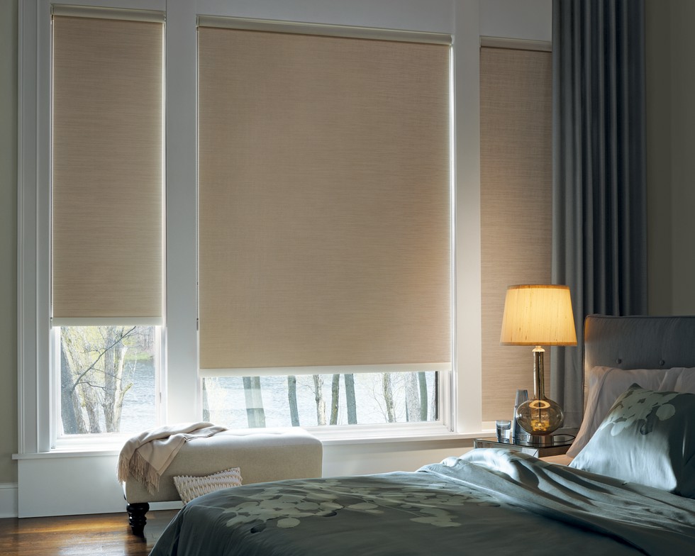 Valjane zavjese debele tkanine na prozorima spavaće sobe