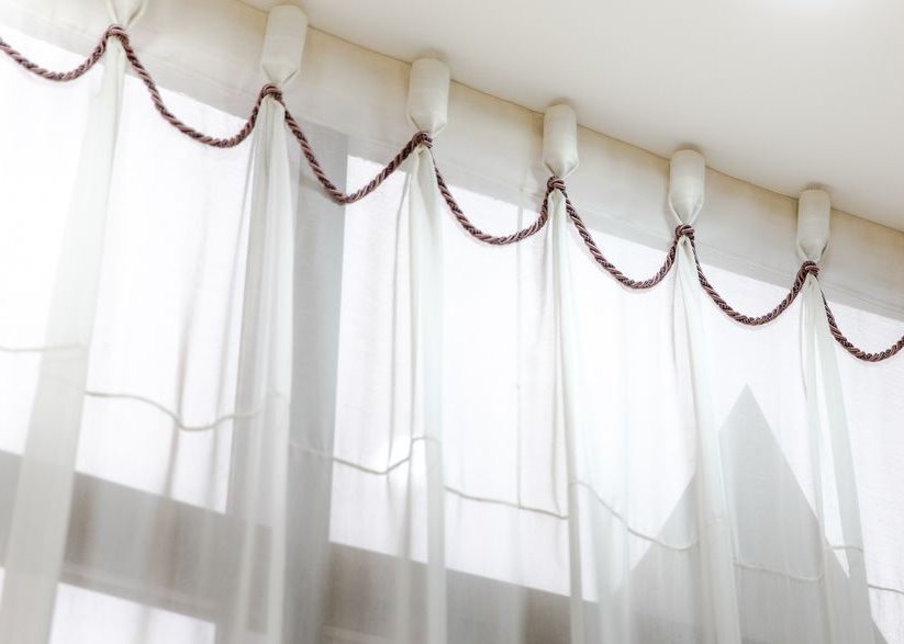 Goblet folds on tulle curtains