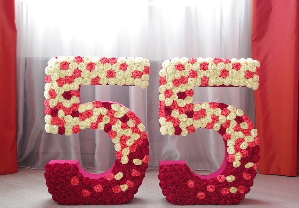 numbers and letters from napkins photo decor