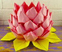 lotoso gėlė iš servetėlių dekoro dizaino