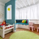 Bebek için cumbalı pencere bulunan tasarım odası