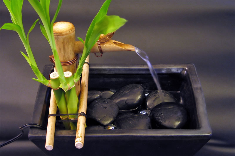 domowej roboty bambusowa fontanna