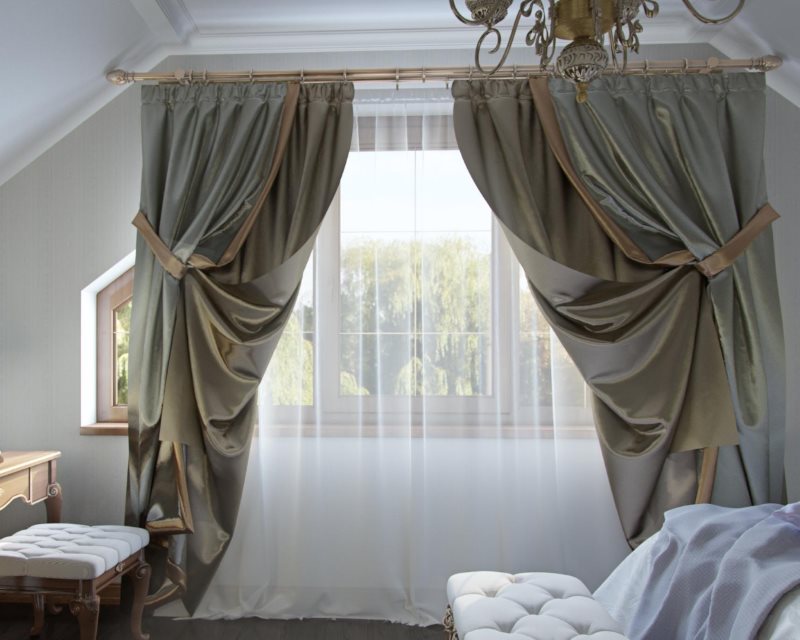 Yatak odasında cama çift perdeler