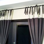 Two-color curtains with interesting ties