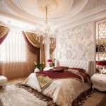 Manželská postel ve velké ložnici