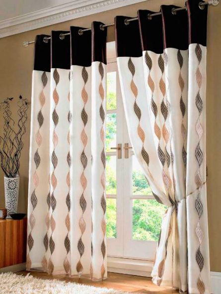 The choice of curtains in the interior