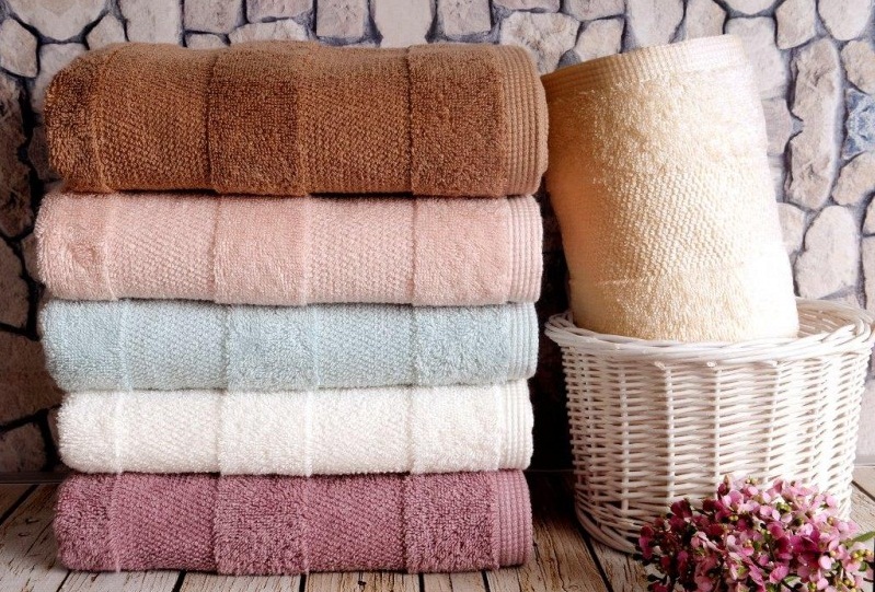 jak prawidłowo umyć puszyste ręczniki frotte