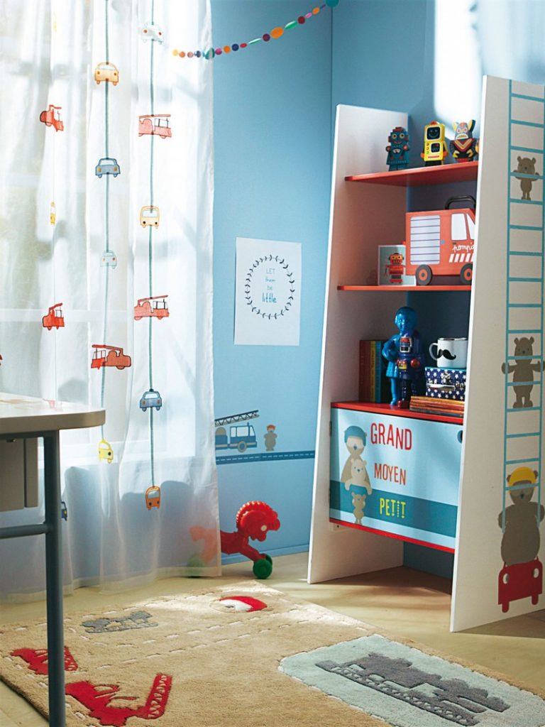 Tulle cars in the boy’s room
