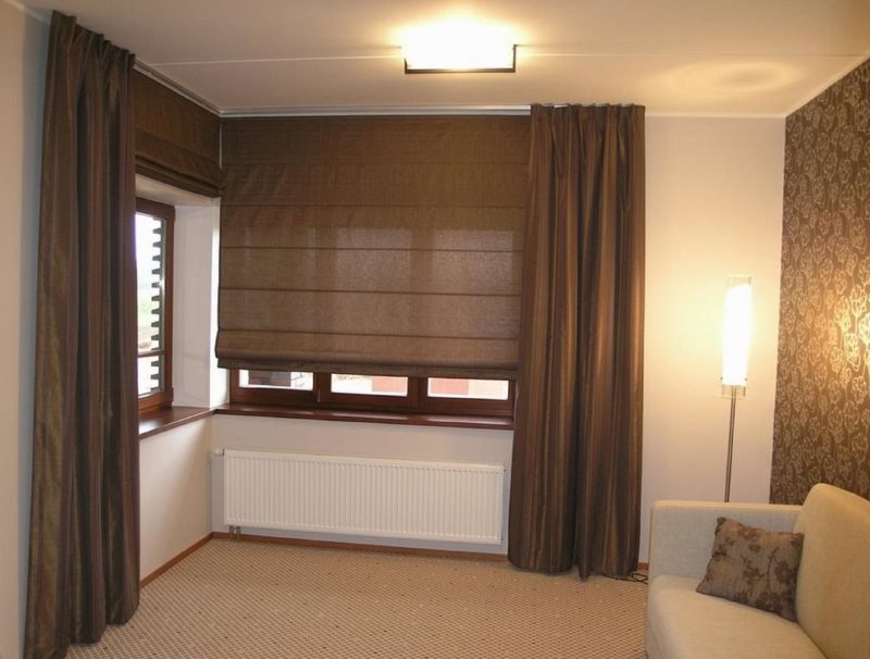 Combination of roman blinds with straight curtains