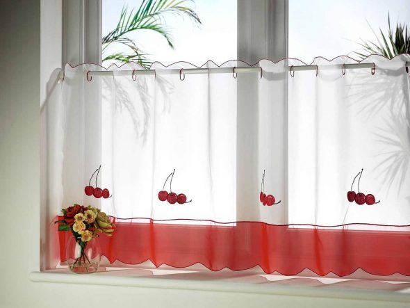 Curtains in cafe style
