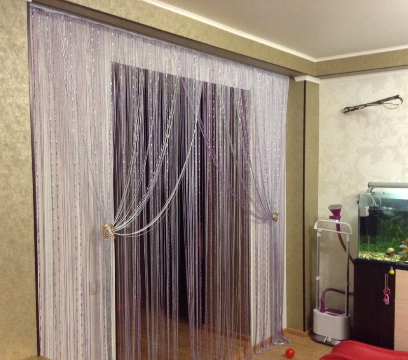 Light curtain-muslin on the doorway