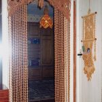 Stylowa konstrukcja drzwi z kurtyną linową