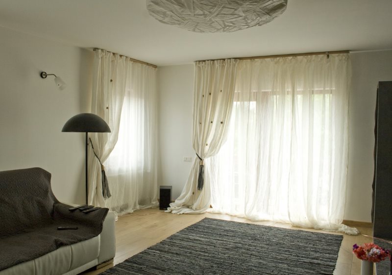 Okna dekorace obývací pokoj dlouhé záclony