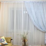 Unobtrusive air curtain