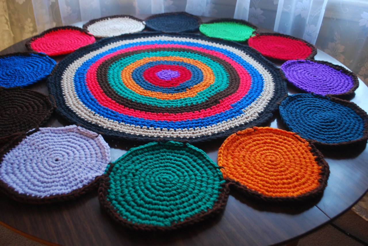 rug from circles photo