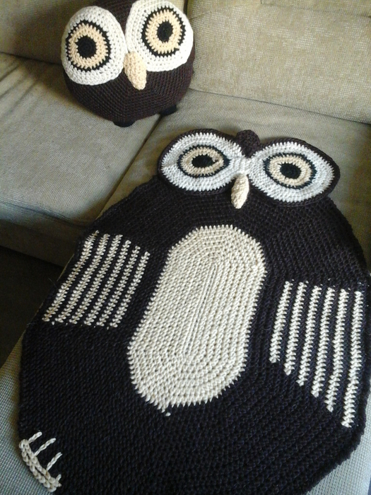 knitted rug owl photo decoration