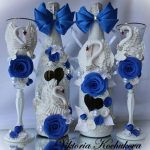 decoration of champagne bottles for a wedding photo options
