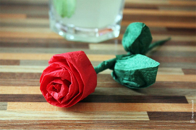 rose from napkin photo