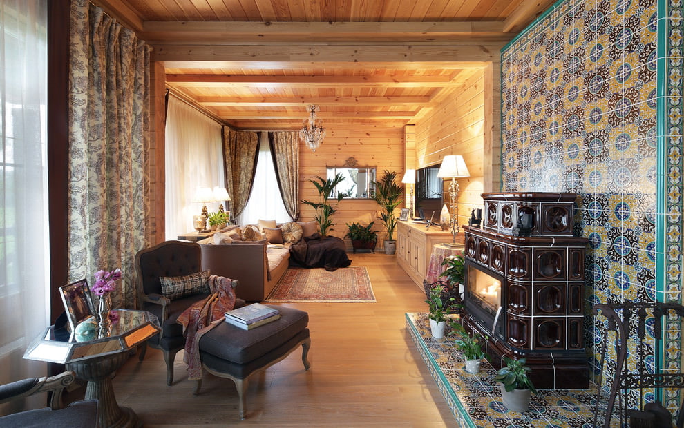gordijnen in een houten huis decor