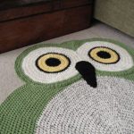 niniting na larawan ng owl na alpombra