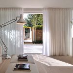 fastening curtains to the rail minimalism