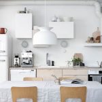 stolnjak na stolu za kuhinjski dizajn