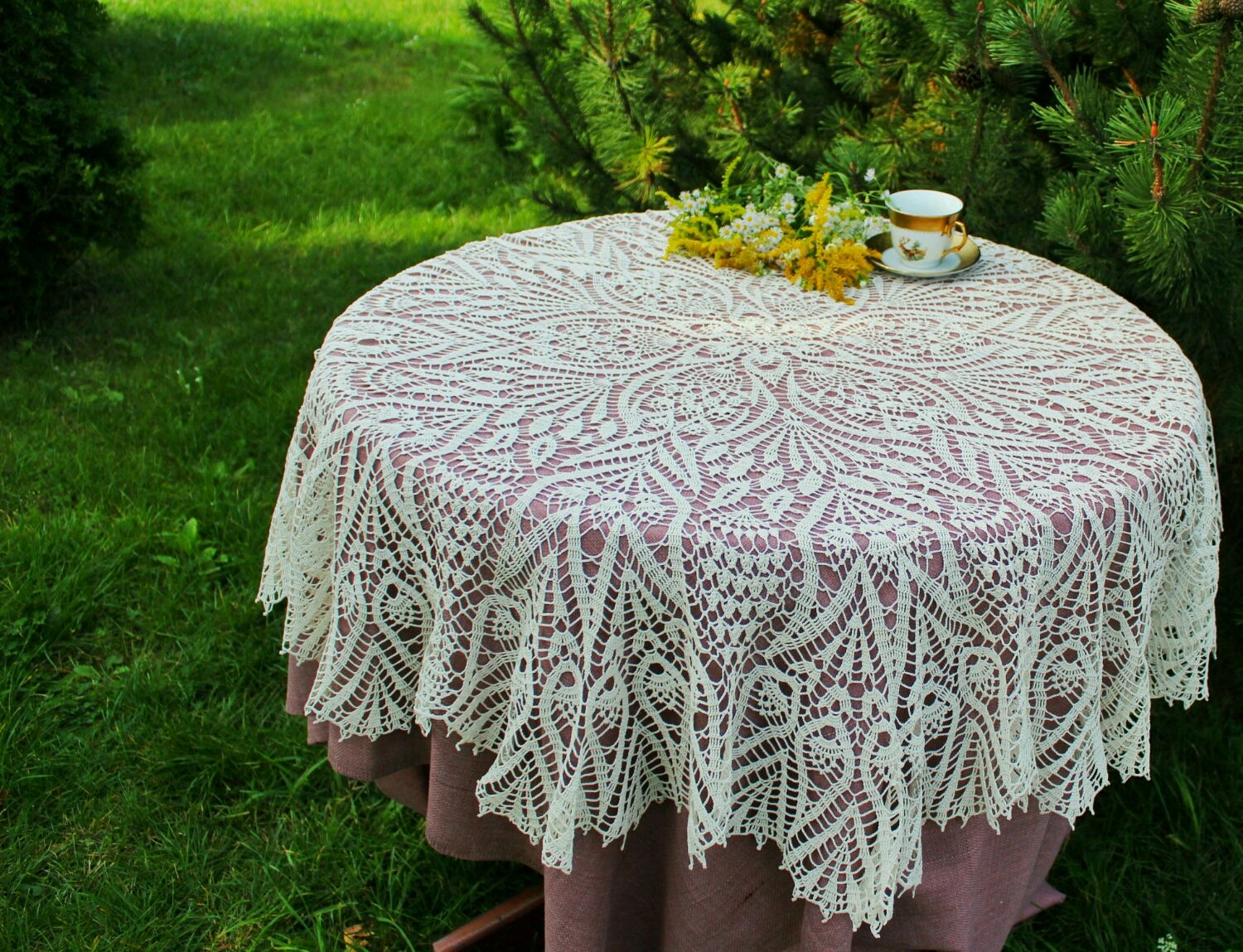 crocheted tablecloth 155 cm