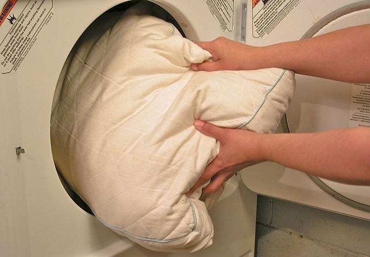 how to wash a pillow in the machine