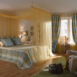 yatak odası fotoğraf dekor için perdeler ve yatak örtüleri bir dizi