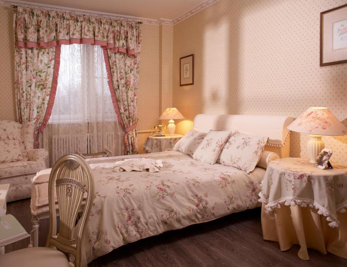 yatak odası fotoğraf dekorasyon için perdeler ve yatak örtüleri set