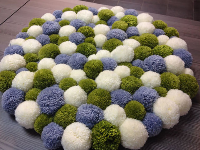 rug made of pompons