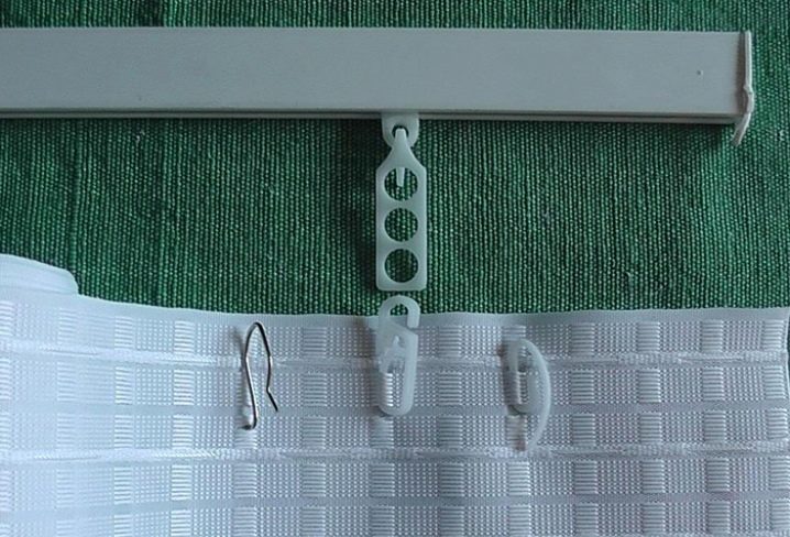 curtain hooks how to apply