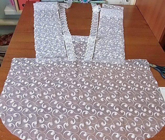 fashionable guipure apron