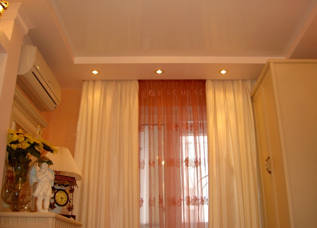 niche for curtains in the stretch ceiling design ideas