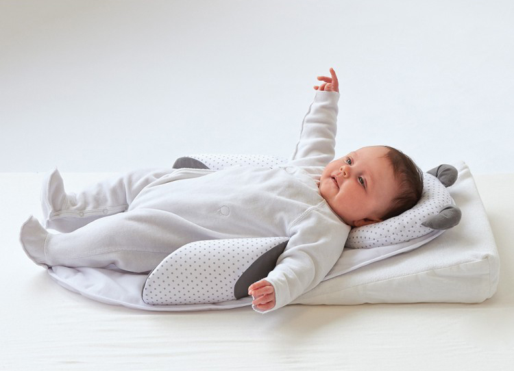 pillow for a newborn baby