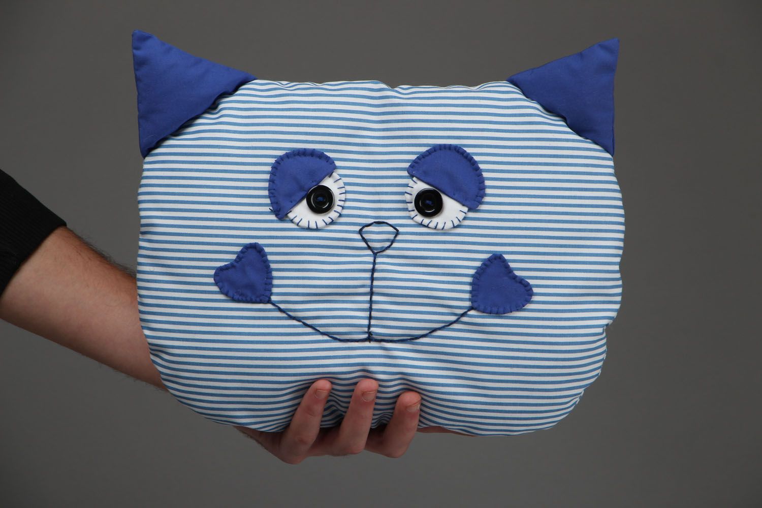 bantal kucing hiasan idea