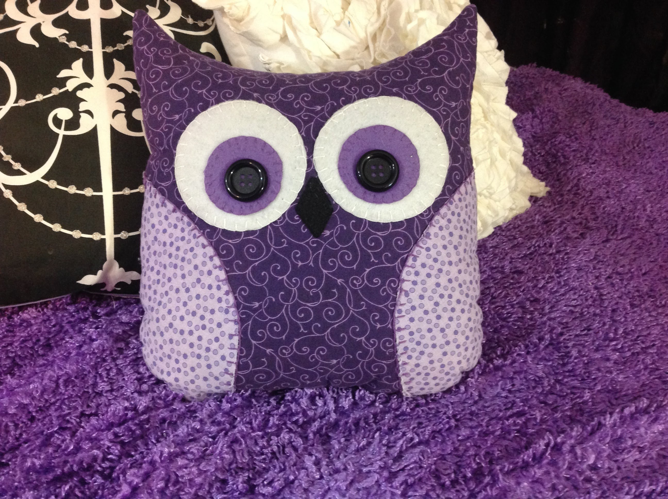 pillow owl photo